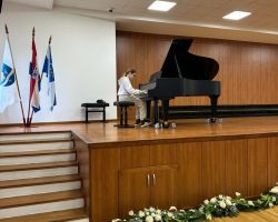 IMG 6bbfbdfb51f65da1278ce95eeb504c31 V  1 