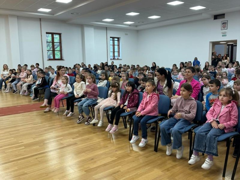 IMG 8192bc546c569d70535a4ee357b3d17f V